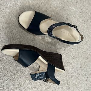 Women’s SAS navy wedge sandals
